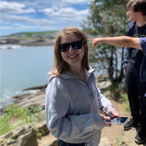 Meet your Posher, Mackenzie - Picture 1 of 1